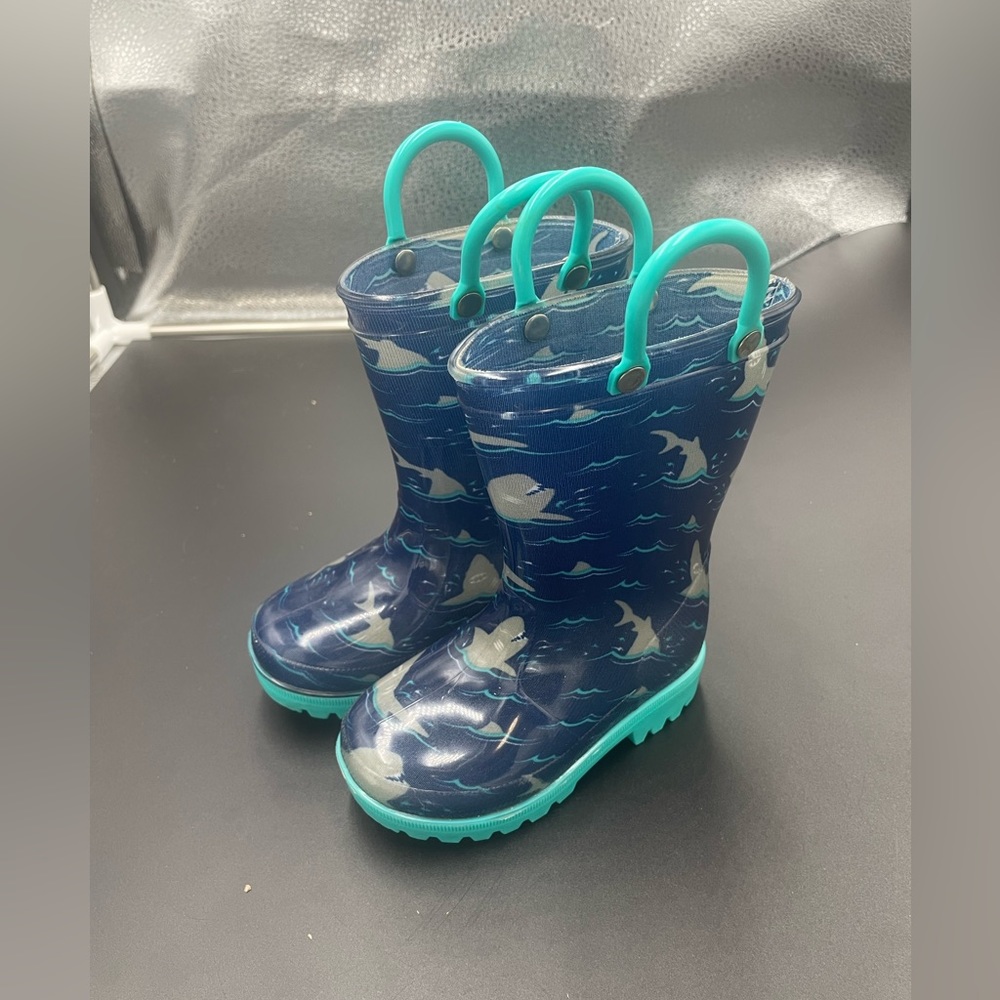 ZOOGS Boys Rain Boot Size 6 KIDS